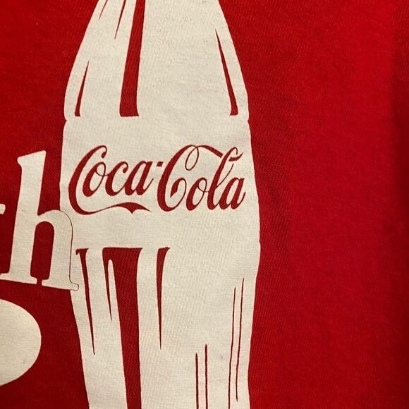 🔥EUC Coke pre-shrunk Unisex T-shirt. Size Large - Picture 3 of 9